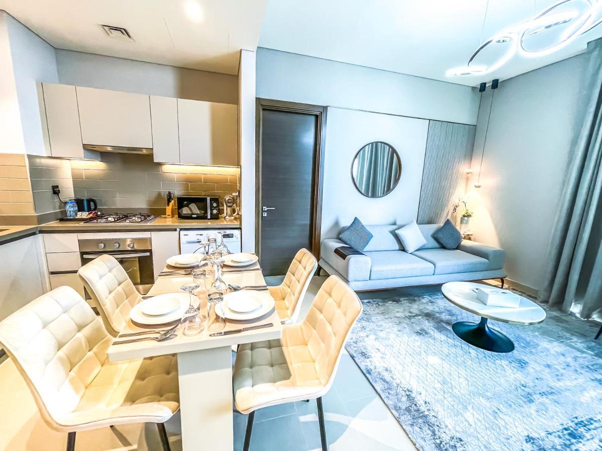 Stay By Latinem Luxury 2Br Holiday Home Cv B2513 Near Burj Khalifa 두바이 외부 사진
